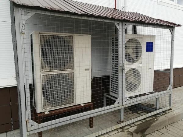 What an Air Conditioning Contractor Considers When Matching HVAC Systems