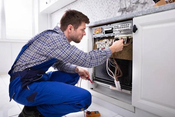 Signs and Solutions How Refrigerant Leaks Affect Air Conditioning System Efficiency