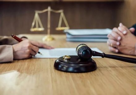 Find a Trusted Florida Divorce Lawyer to Guide You Through Marriage Dissolution