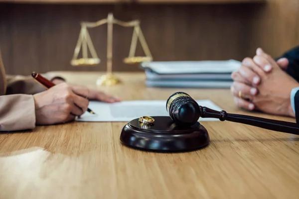 Find a Trusted Florida Divorce Lawyer to Guide You Through Marriage Dissolution