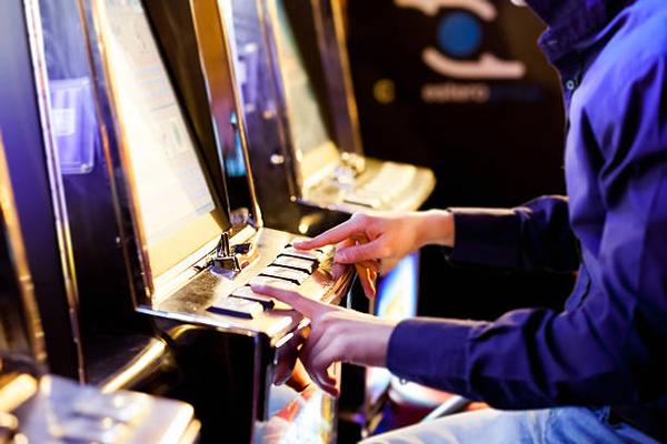 Discover Immersive Digital Gaming Through オンラインカジノ and Live Dealer Formats