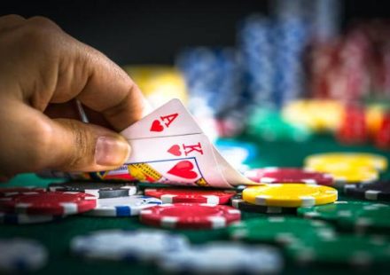 Enjoy Card Games at a Singapore online casino for Players